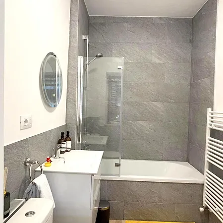 Daire Hideaway - And The Via Lattea Oulx